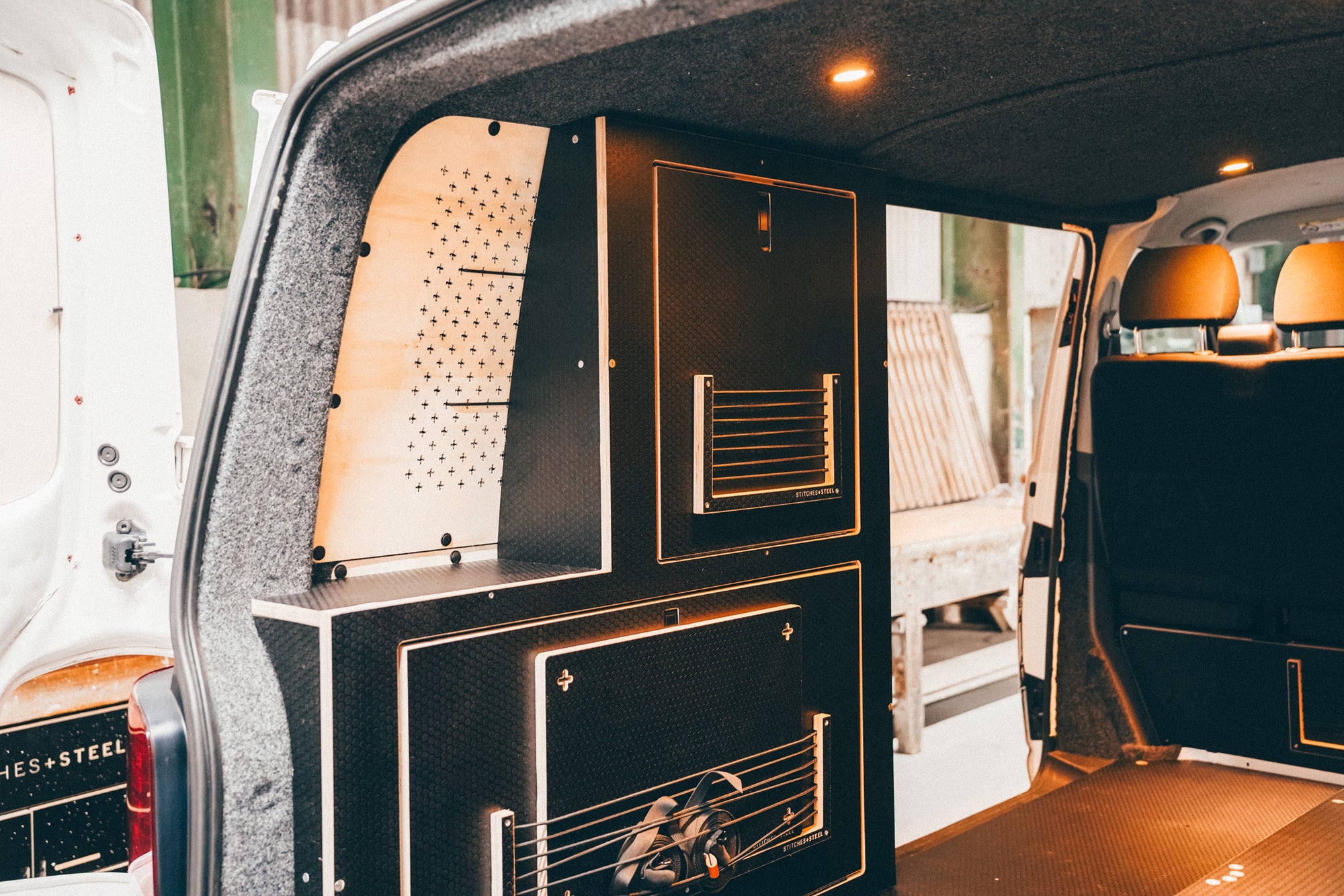 Volkswagen T6.1 Flat-pack Swamper Mule