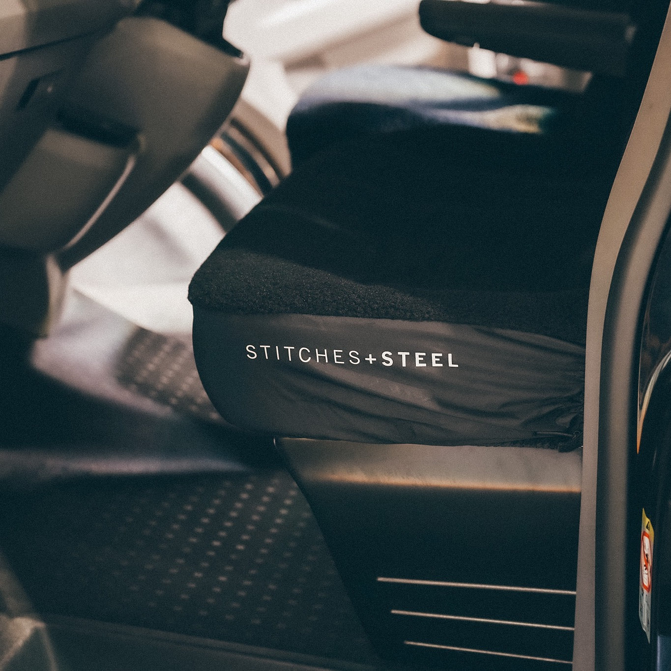 HG Seat Cover: Fleece Black