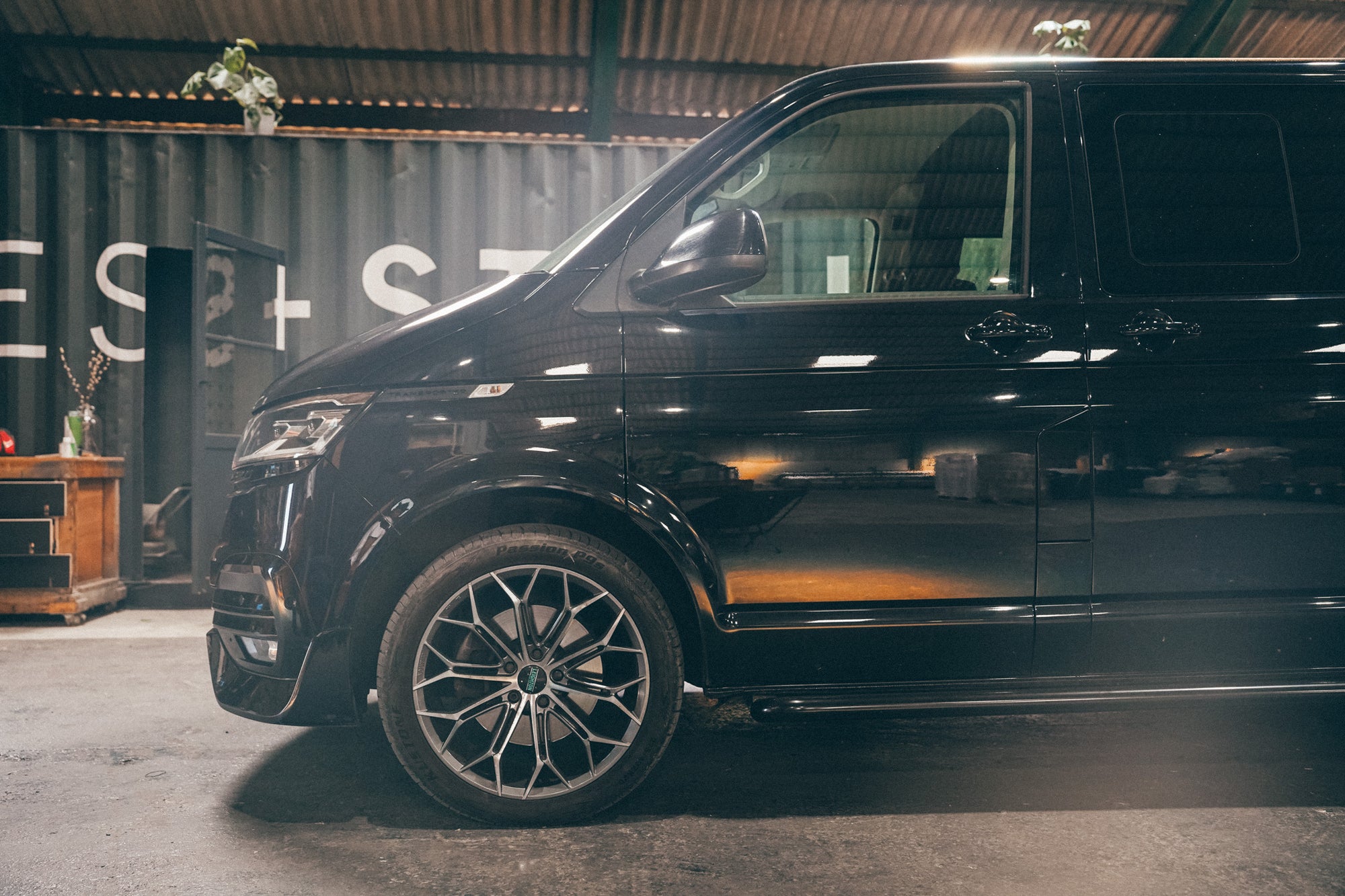 Black on Black, T6.1 4 motion 204BHP DSG Kombi demo
